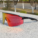 Vista lateral do oculos de sol esportivo TYER